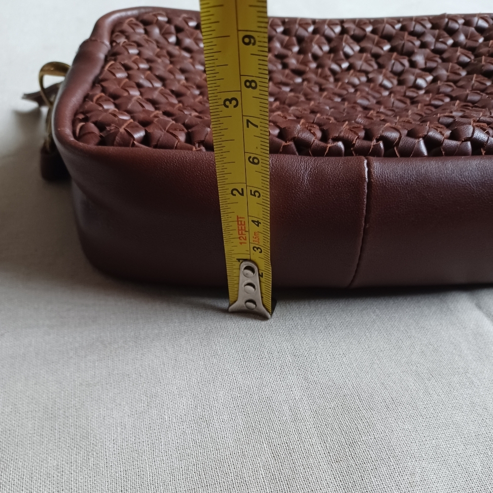 HP•Madewel Transport Camera Bag: Crochet Leather Edition - Picture 13 of 14